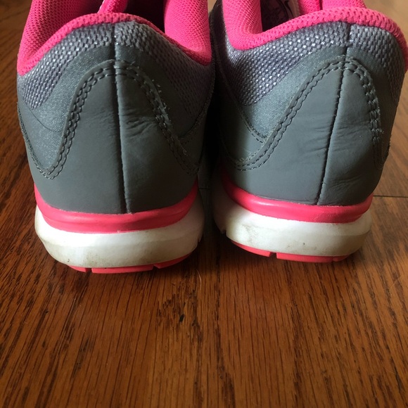 Nike Shoes - Picture 6 of 6